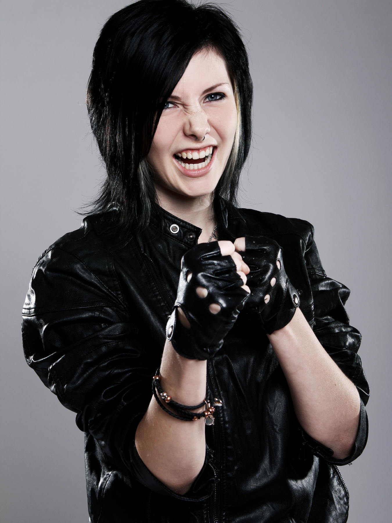 O RETORNO DO ESTILO EMO: CONHEÇA O MOVIMENTO E COMO ADERI-LO